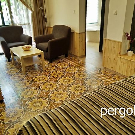 Yakir Ein Hod Aparthotel Exterior foto